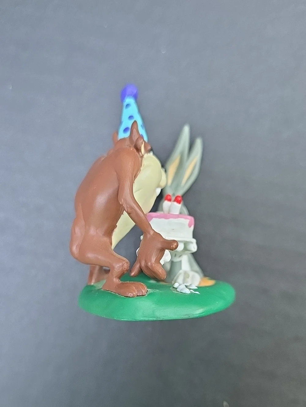 Vintage 1995 Warner Bros. Looney Tunes Bugs Bunny and Taz Cake Topper